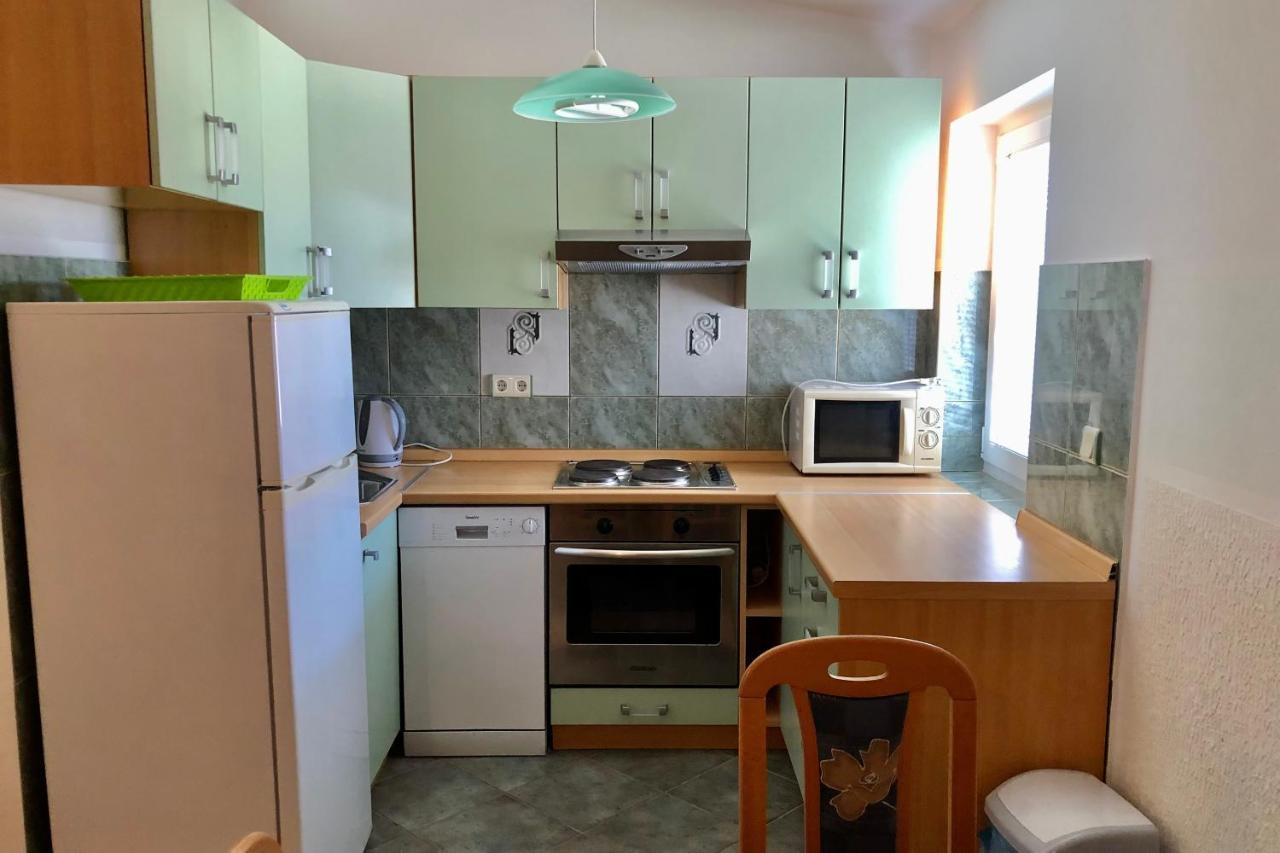 Villa Latina With 6 Apartments And A Shared Pool Vir Ngoại thất bức ảnh