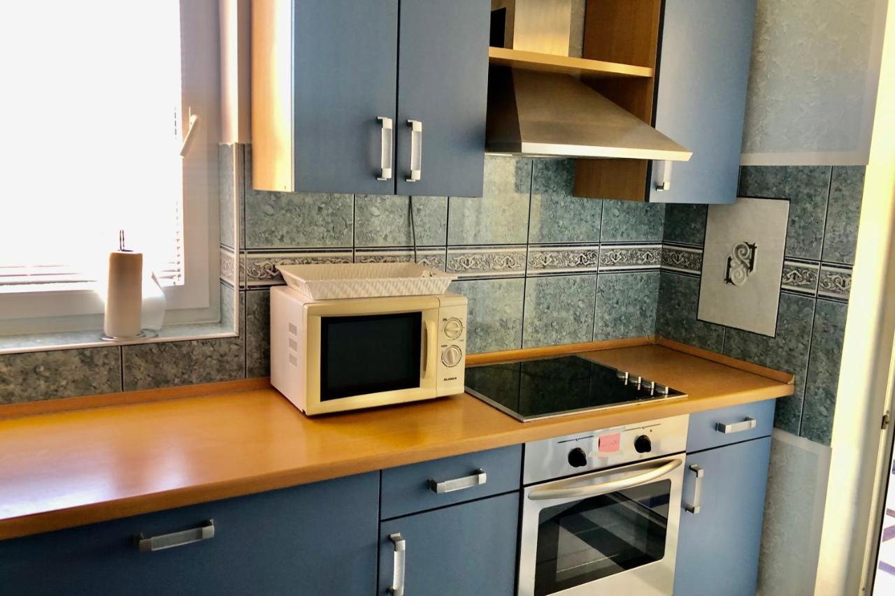 Villa Latina With 6 Apartments And A Shared Pool Vir Ngoại thất bức ảnh