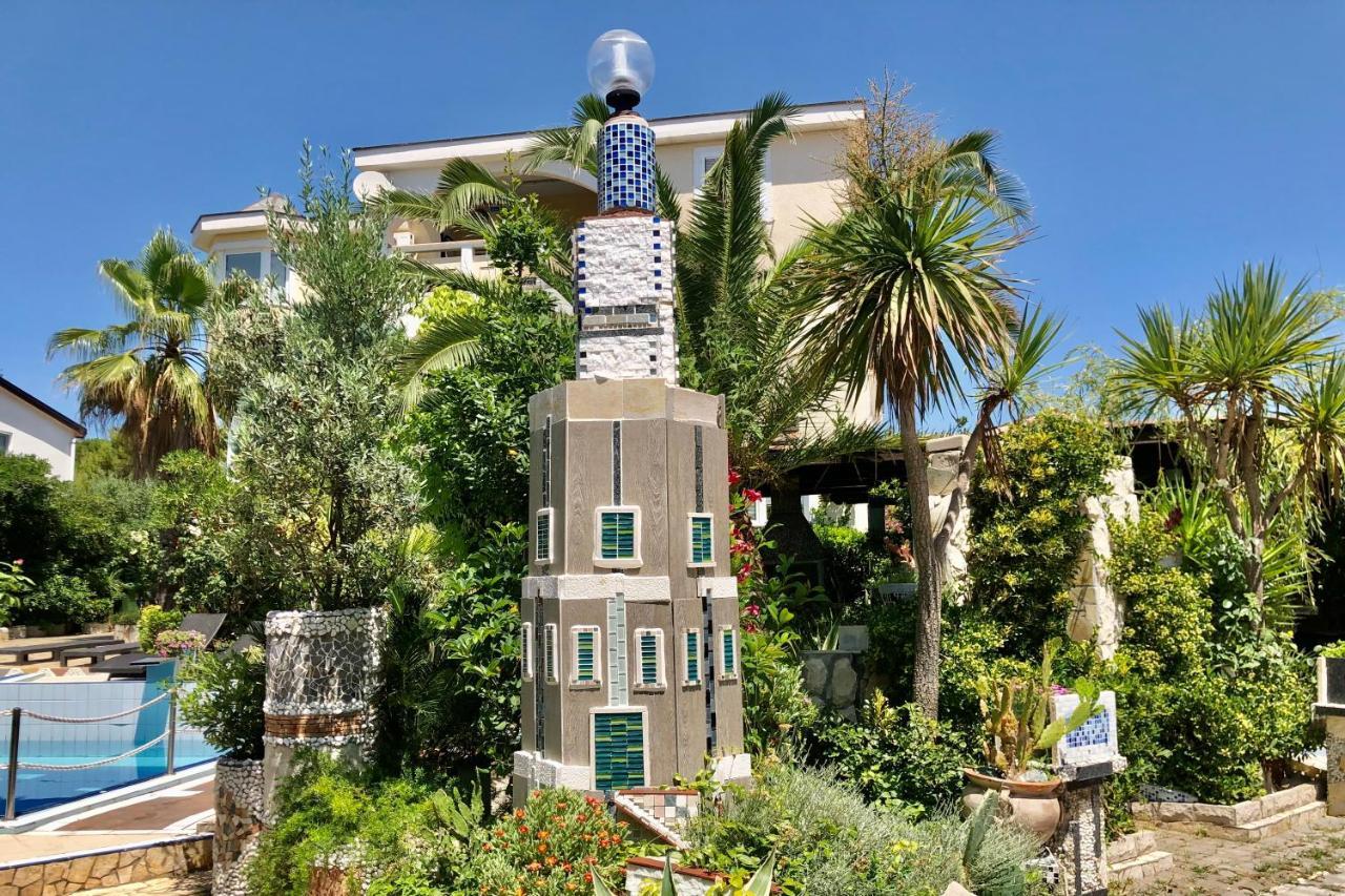 Villa Latina With 6 Apartments And A Shared Pool Vir Ngoại thất bức ảnh