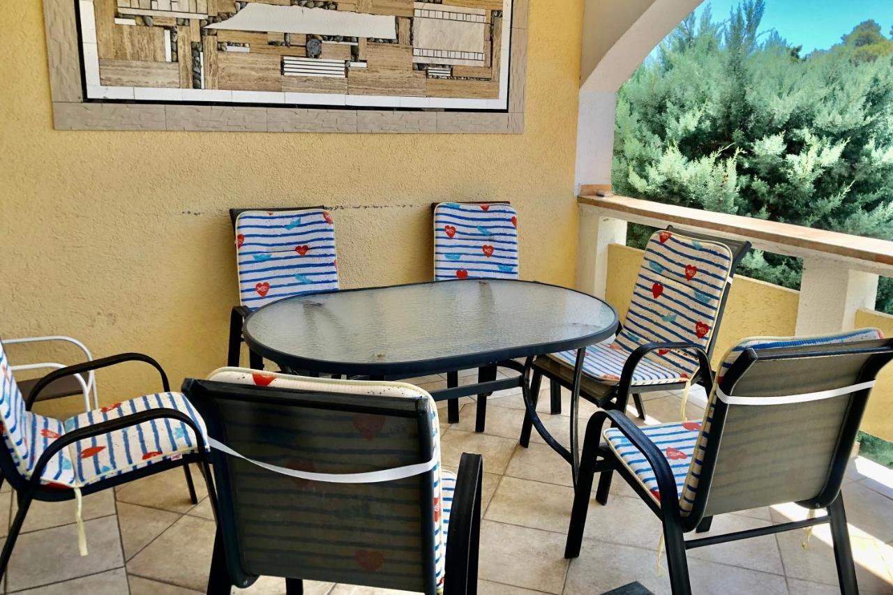 Villa Latina With 6 Apartments And A Shared Pool Vir Ngoại thất bức ảnh