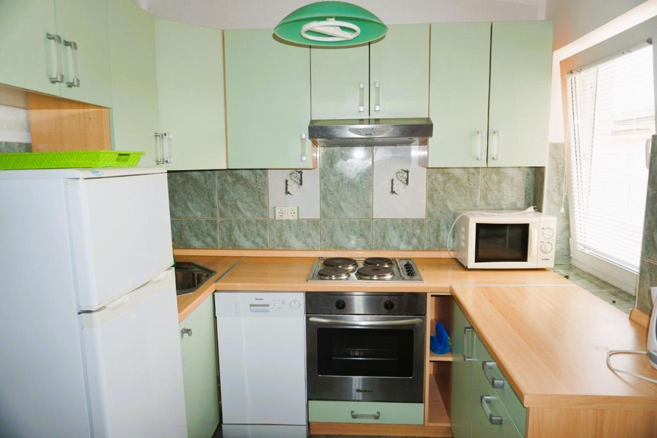 Villa Latina With 6 Apartments And A Shared Pool Vir Ngoại thất bức ảnh