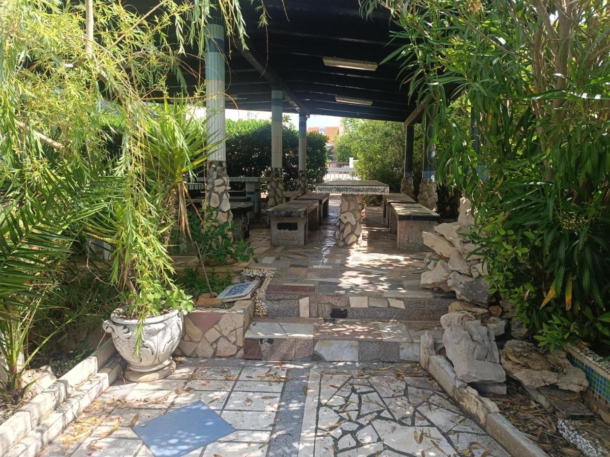 Villa Latina With 6 Apartments And A Shared Pool Vir Ngoại thất bức ảnh