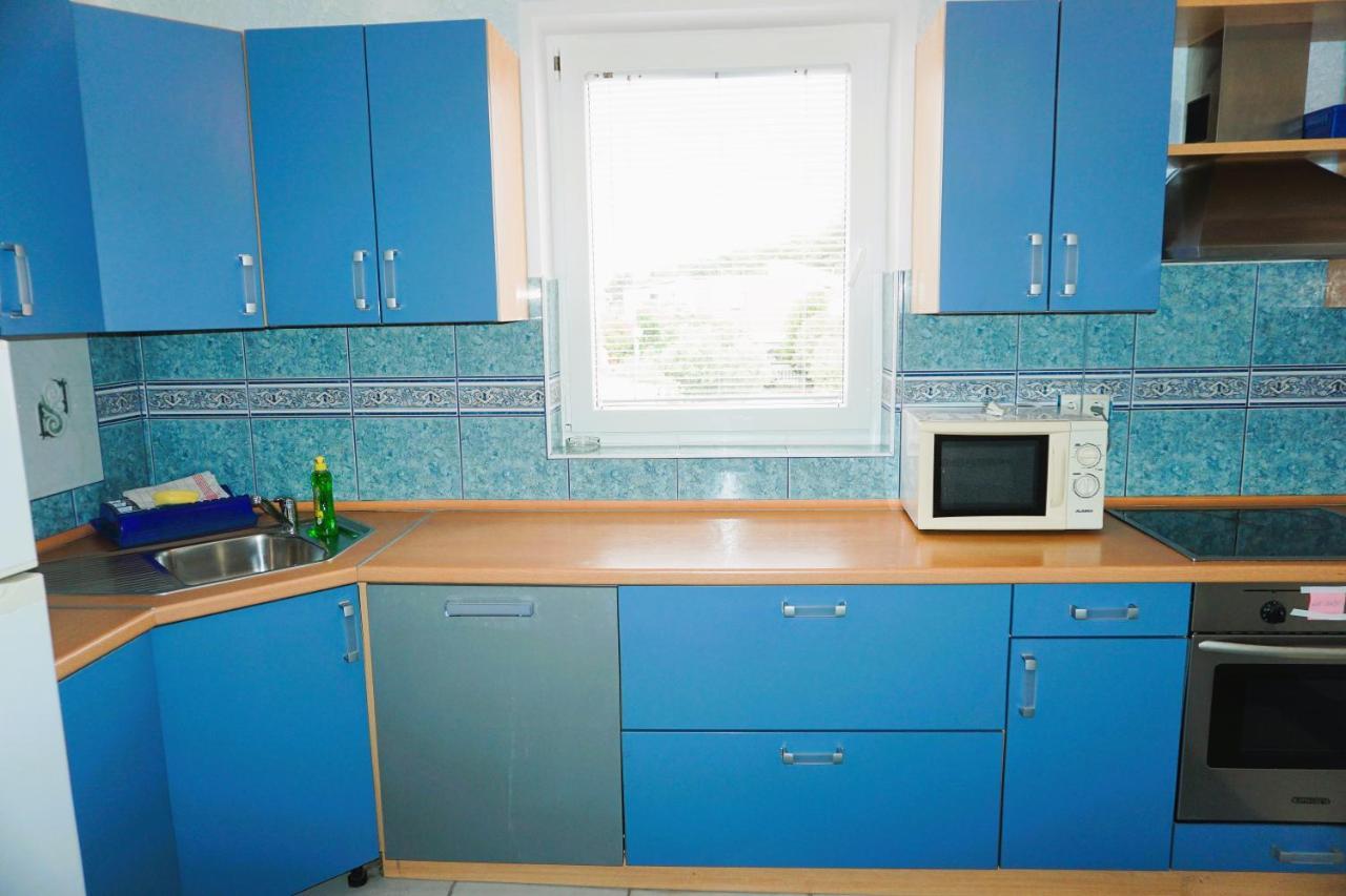 Villa Latina With 6 Apartments And A Shared Pool Vir Ngoại thất bức ảnh