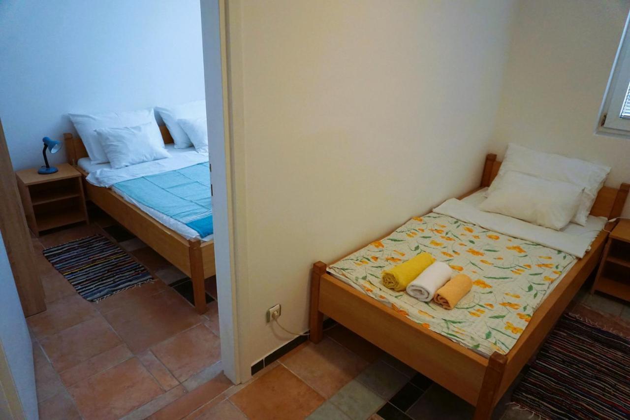Villa Latina With 6 Apartments And A Shared Pool Vir Ngoại thất bức ảnh