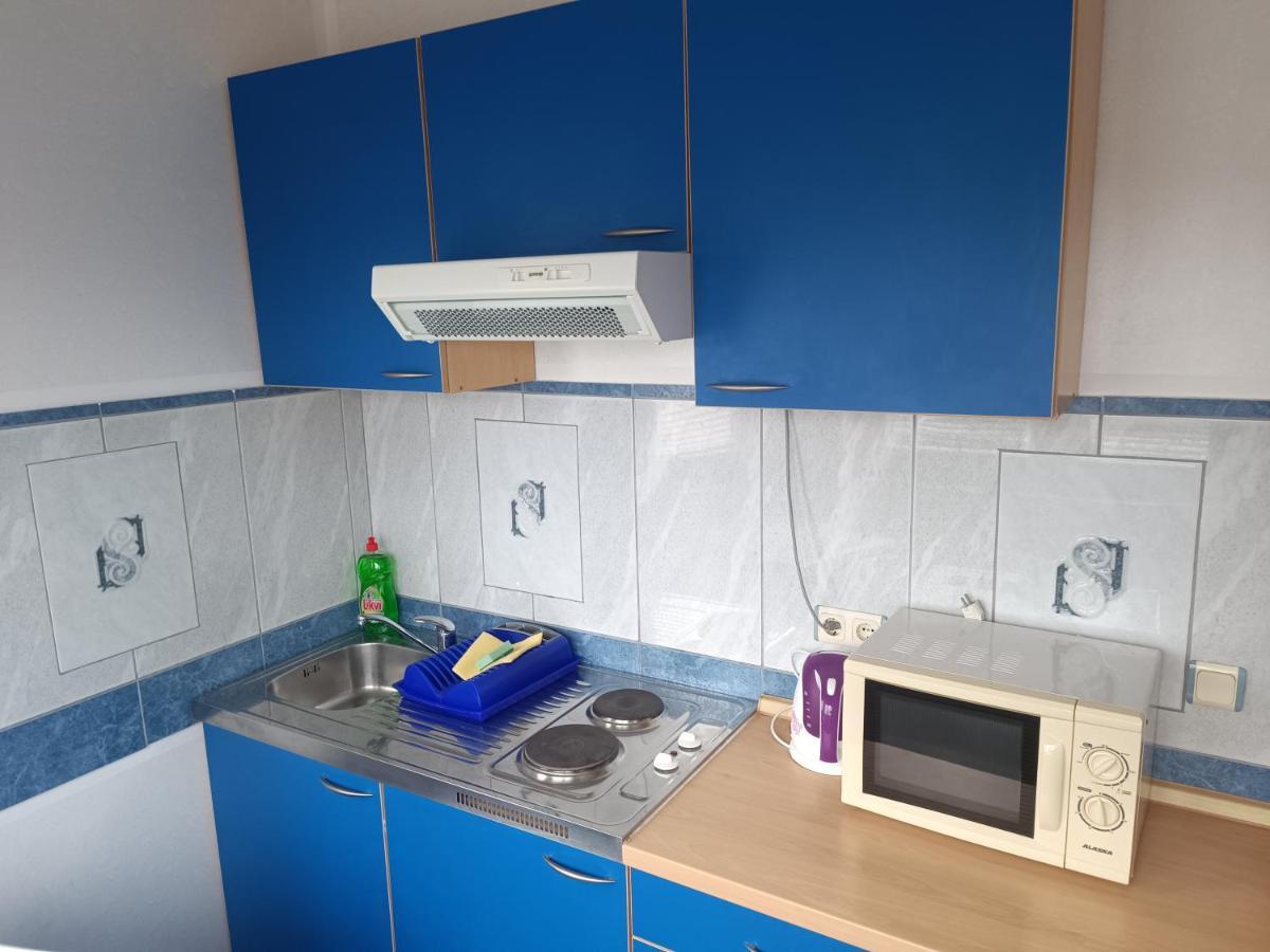 Villa Latina With 6 Apartments And A Shared Pool Vir Ngoại thất bức ảnh