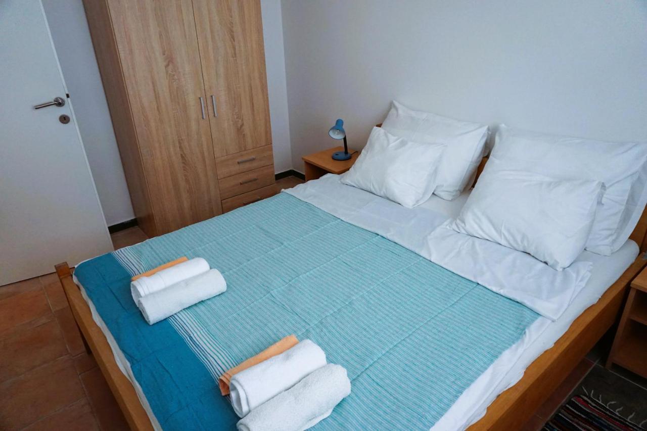 Villa Latina With 6 Apartments And A Shared Pool Vir Ngoại thất bức ảnh
